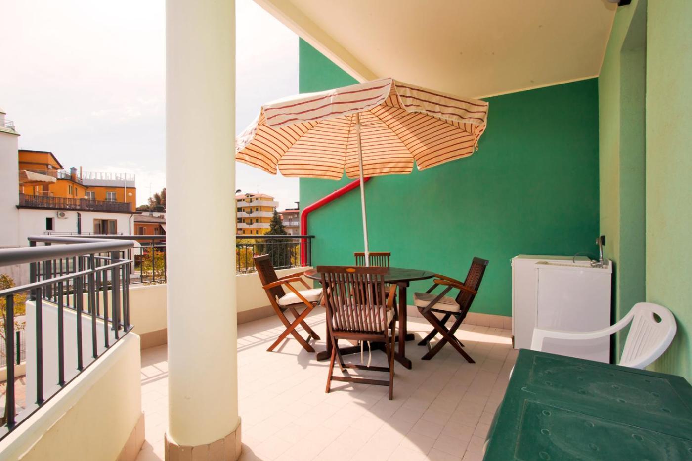 Residence Roberta Con Piscina - Agenzia Cocal กาออร์เล ภายนอก รูปภาพ