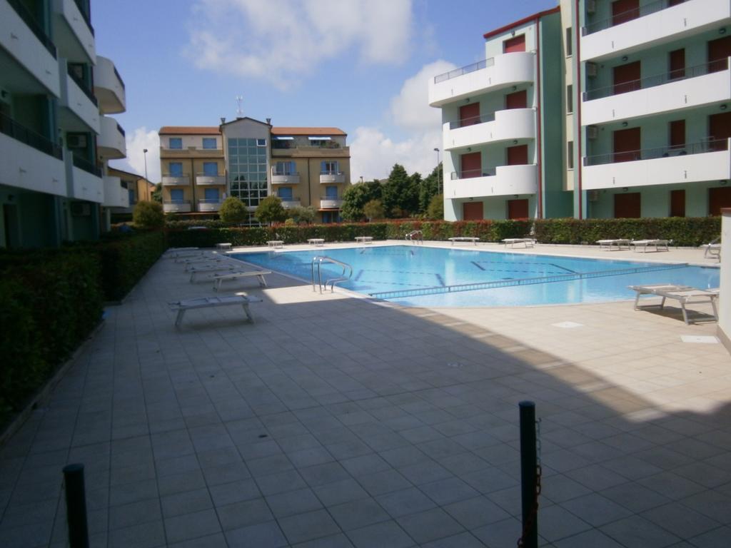 Residence Roberta Con Piscina - Agenzia Cocal กาออร์เล ห้อง รูปภาพ